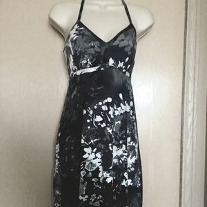 ❌DONATED❌Express Floral Sundress - S